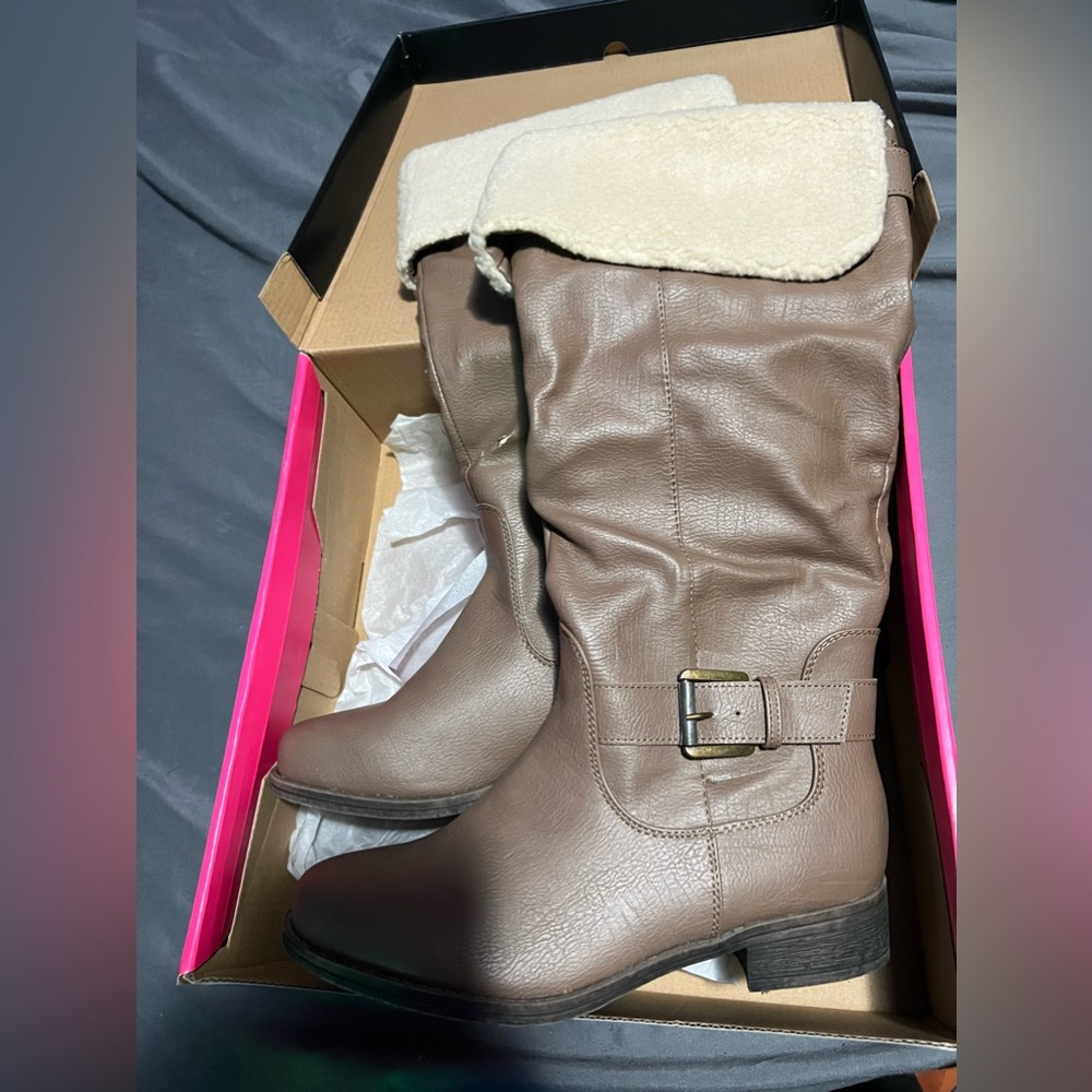 Charlotte Russe boots with fur